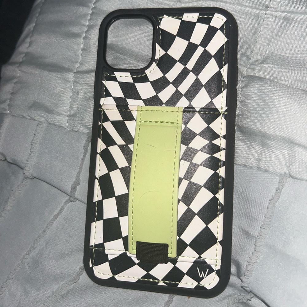 iPhone 11 walli case